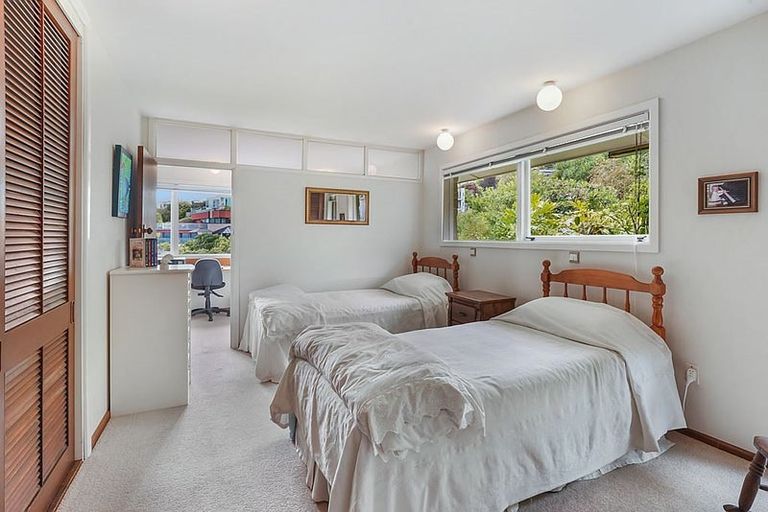 Photo of property in 1/32 Takahe Drive, Cashmere, Christchurch, 8022