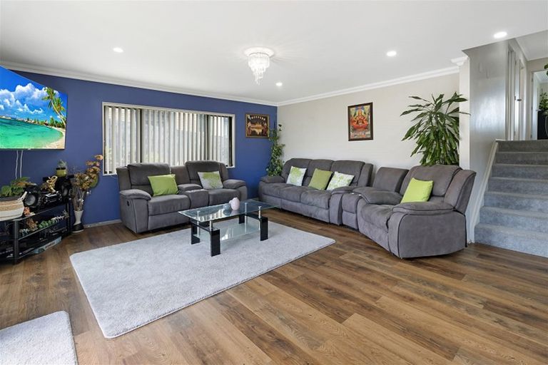 Photo of property in 24 Gordon Stanley Drive, Massey, Auckland, 0614