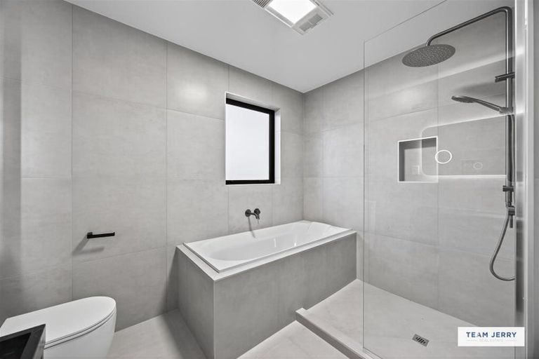 Photo of property in 27 Jandell Crescent, Bucklands Beach, Auckland, 2014