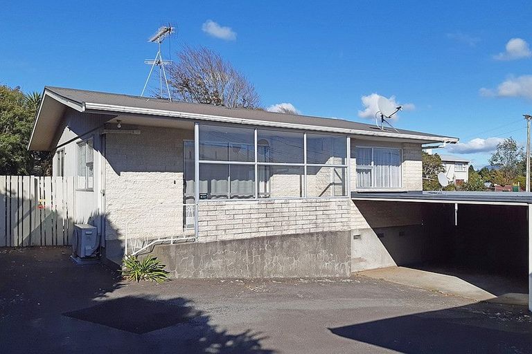 Photo of property in 15b Parsons Street, Vogeltown, New Plymouth, 4310