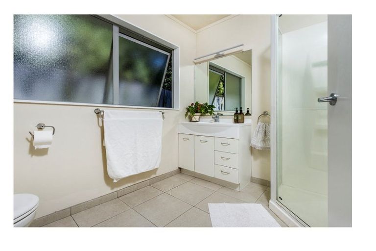 Photo of property in 6 Greville Road, Pinehill, Auckland, 0632