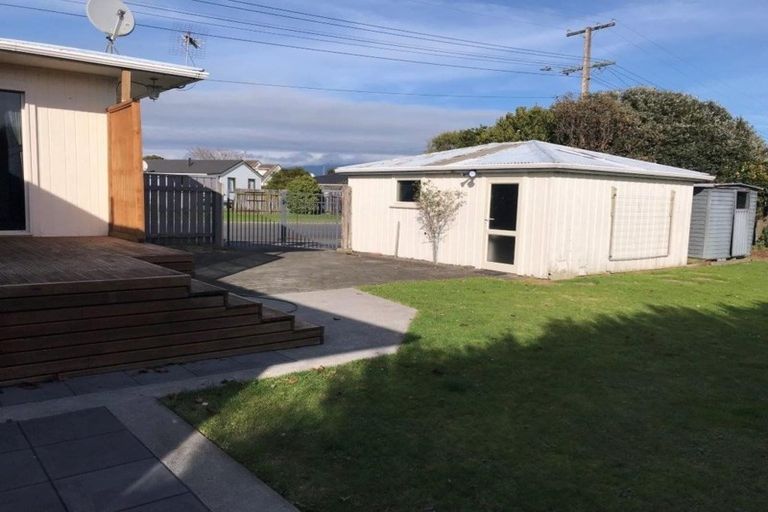 Photo of property in 1 Truby King Street, Merrilands, New Plymouth, 4312