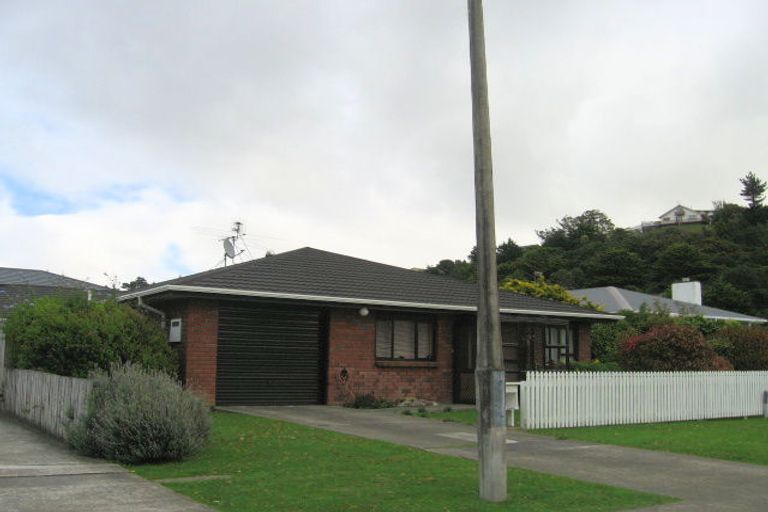 Photo of property in 4b Rawson Street, Tawa, Wellington, 5028