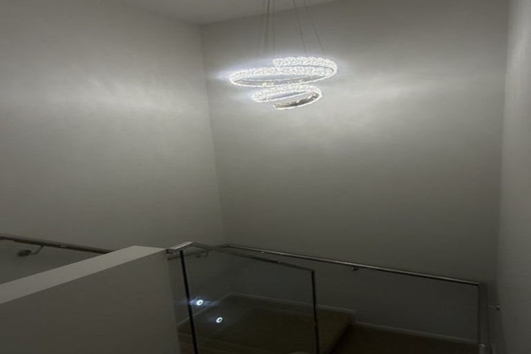 Photo of property in 4/25 Hutchinson Avenue, New Lynn, Auckland, 0600