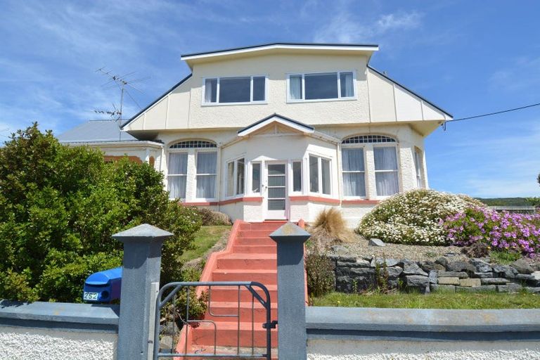 Photo of property in 252 Marine Parade, Bluff, 9814