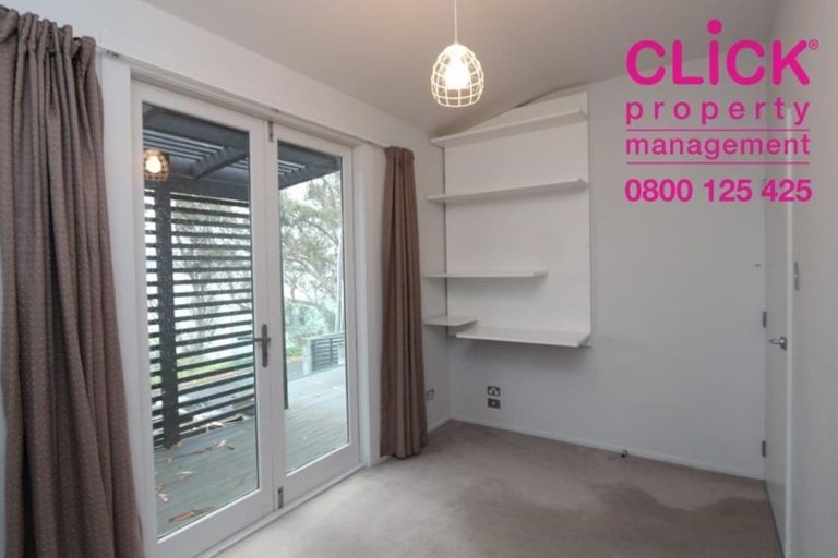 Photo of property in 29 Marine Parade, Macandrew Bay, Dunedin, 9014