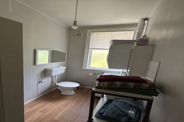 Photo of property in 4 Rixon Grove, Mount Victoria, Wellington, 6011