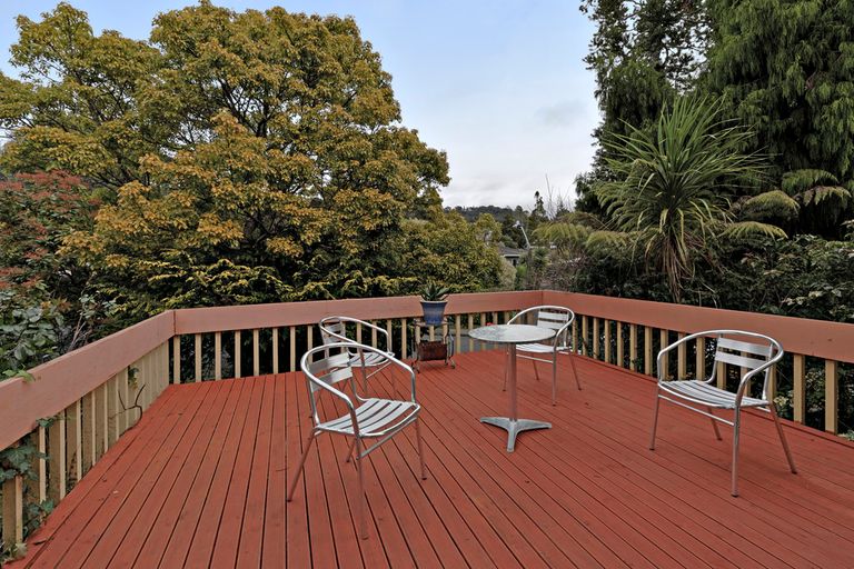 Photo of property in 34 Onedin Place, Titirangi, Auckland, 0604