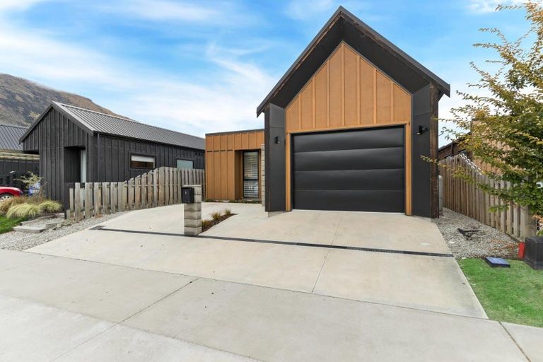 Photo of property in 6 Longlands Street, Lake Hayes, Queenstown, 9304