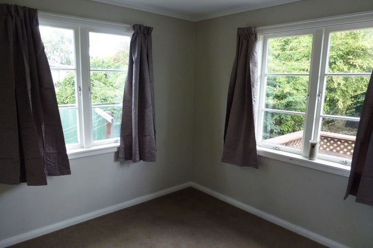Photo of property in 16 Stirling Crescent, Hokowhitu, Palmerston North, 4410