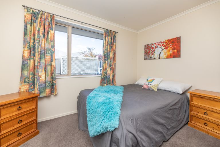 Photo of property in 13 Parkinson Place, Woodend, 7610