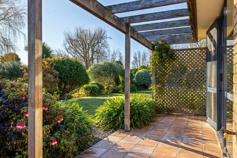 Photo of property in 11 Cedar Place, Amberley, 7410