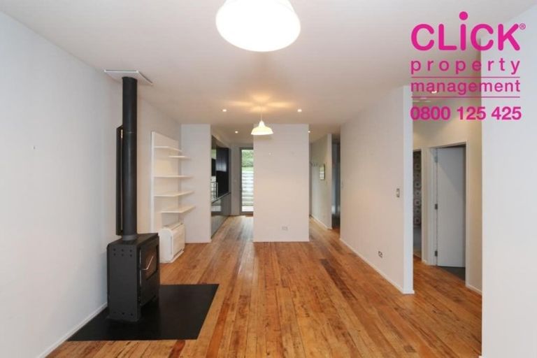 Photo of property in 29 Marine Parade, Macandrew Bay, Dunedin, 9014