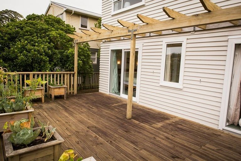 Photo of property in 75 Moorefield Road, Johnsonville, Wellington, 6037