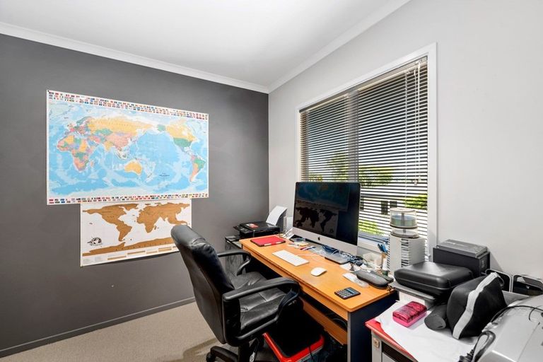 Photo of property in 20b Grand Vue Road, Kawaha Point, Rotorua, 3010