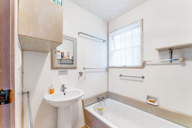 Photo of property in 5 Janine Place, Bucklands Beach, Auckland, 2014