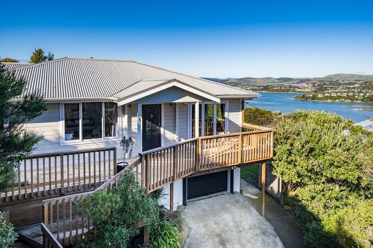 Photo of property in 71 Mana View Road, Paremata, Porirua, 5026