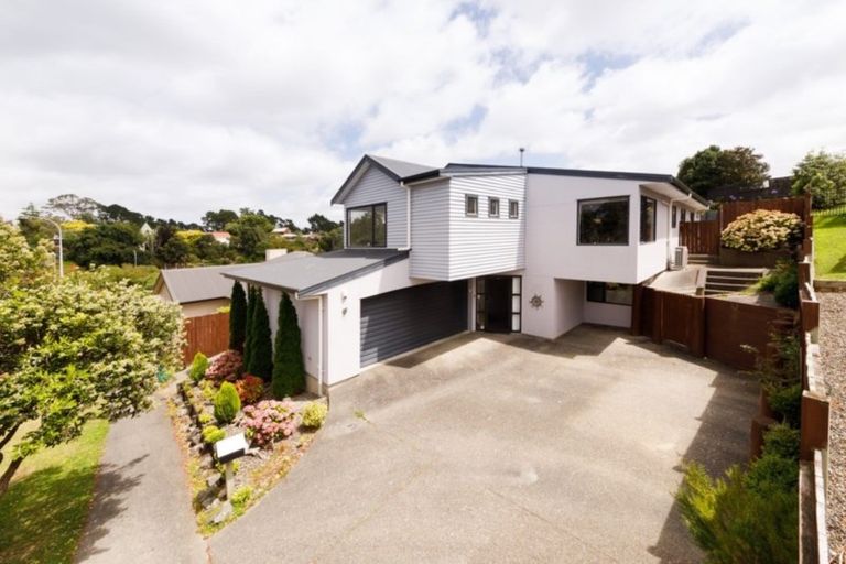 Photo of property in 7 Ruapehu Drive, Fitzherbert, Palmerston North, 4410