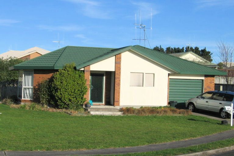 Photo of property in 16 Caulfield Place, Nawton, Hamilton, 3200