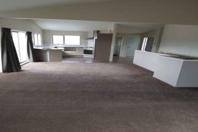 Photo of property in 17a Sandybrow, Churton Park, Wellington, 6037