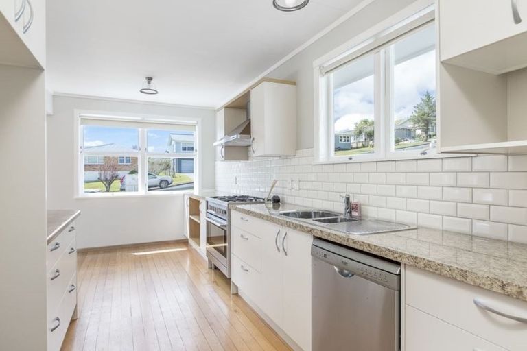 Photo of property in 12 Walton Avenue, Warkworth, 0910