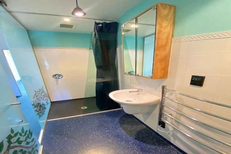 Photo of property in Qba Apartments, 4r/51 Webb Street, Mount Cook, Wellington, 6011