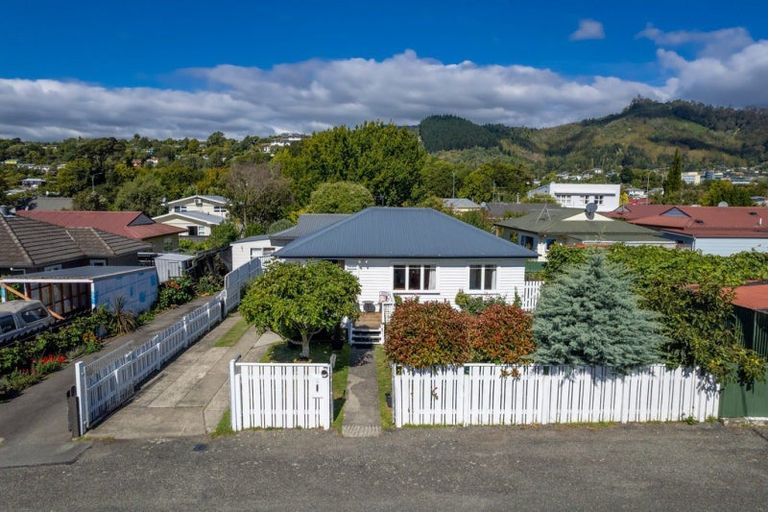 Photo of property in 6 Rimu Street, Toi Toi, Nelson, 7010