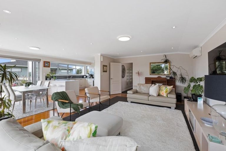 Photo of property in 105 Kowhai Road, Mairangi Bay, Auckland, 0630