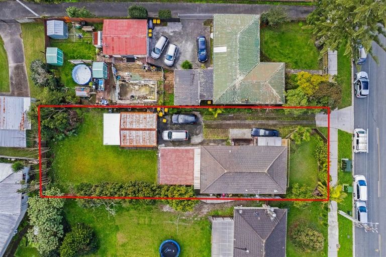Photo of property in 4 Roberts Road, Te Atatu South, Auckland, 0610