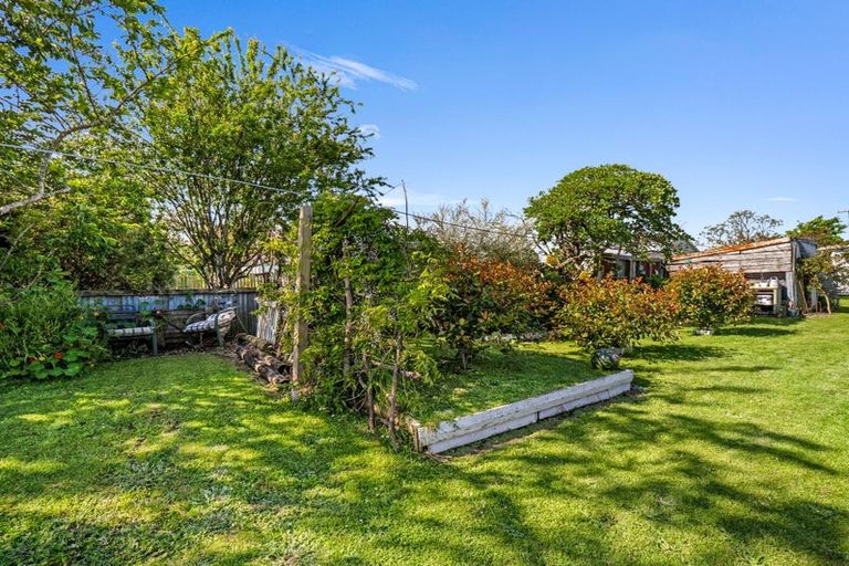 Photo of property in 11 Bear Street, Waverley, 4510