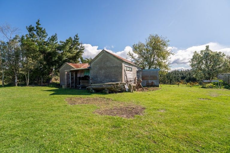 Photo of property in 15 Easons Road, Hampden, 9410