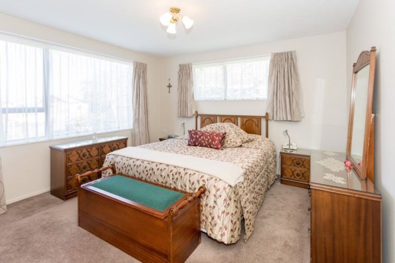 Photo of property in 10 Iona Place, Sockburn, Christchurch, 8042