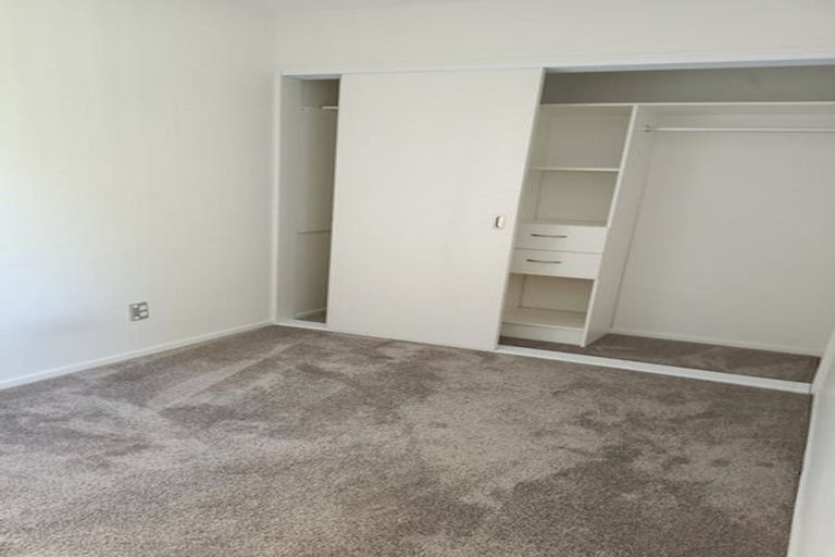 Photo of property in 21 Oaktree Avenue, Browns Bay, Auckland, 0630