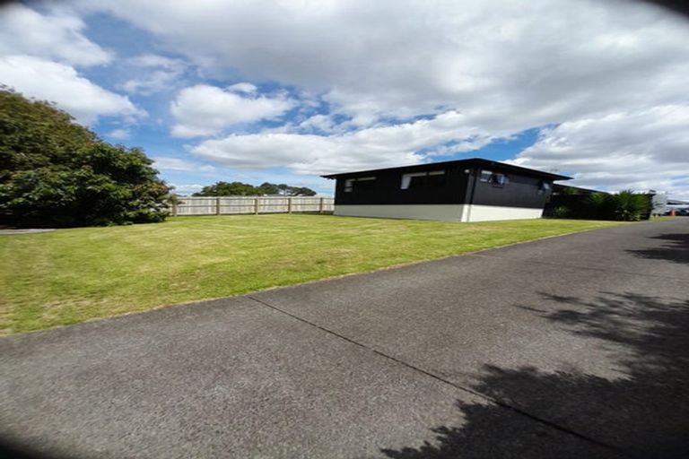 Photo of property in 992 Paerata Road, Paerata, Drury, 2676