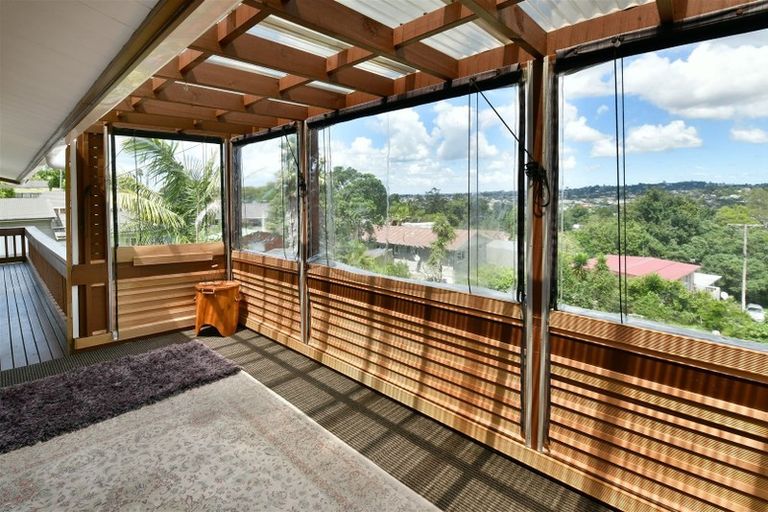 Photo of property in 60 Carlisle Road, Browns Bay, Auckland, 0630