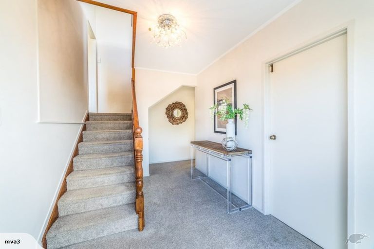 Photo of property in 24a East Coast Road, Milford, Auckland, 0620