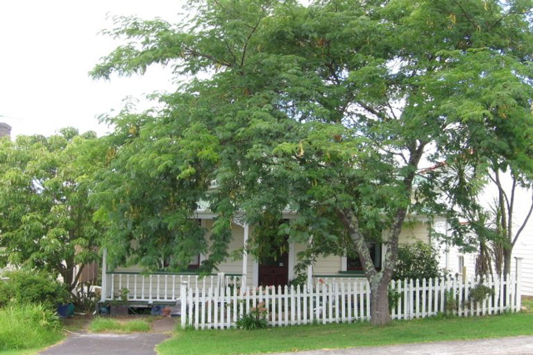 Photo of property in 32 Roslyn Terrace, Devonport, Auckland, 0624