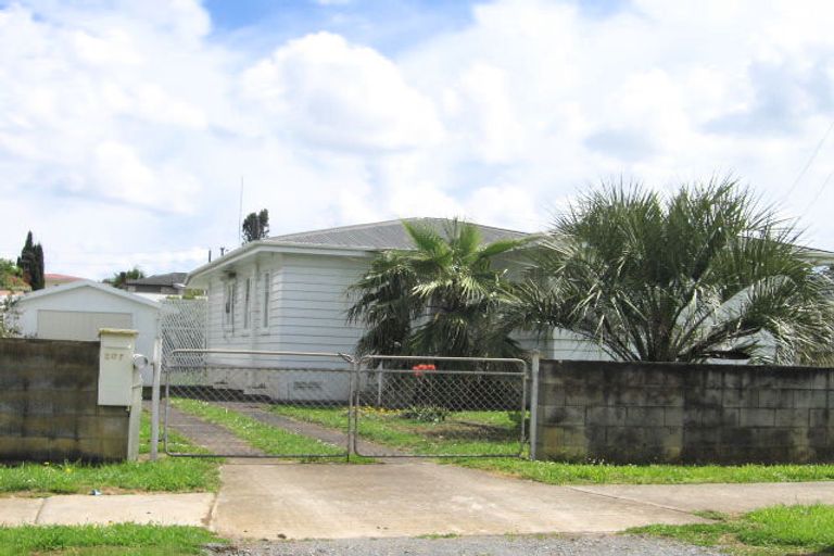 Photo of property in 207 Puhinui Road, Papatoetoe, Auckland, 2025