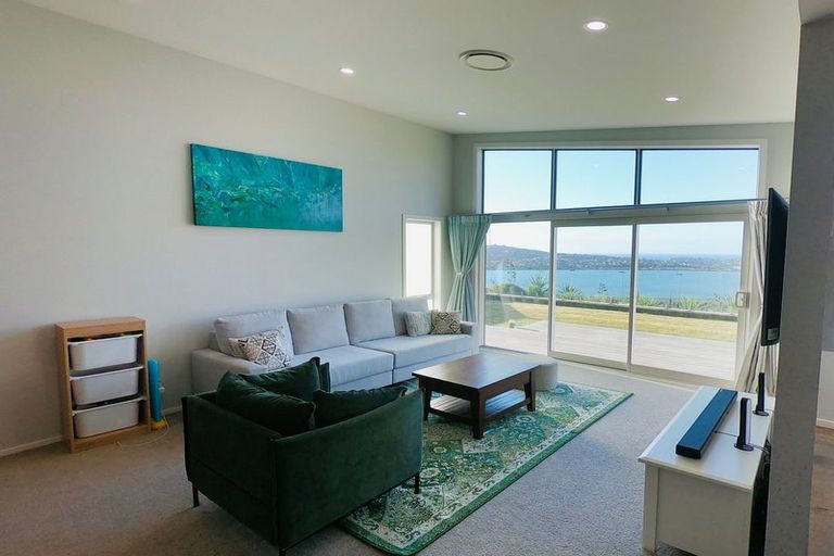 Photo of property in 36 Queen Charlotte Drive, Aotea, Porirua, 5024