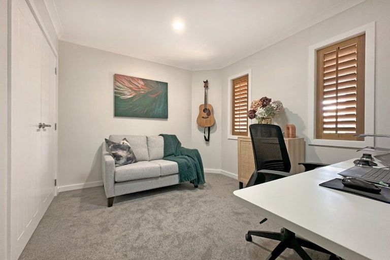 Photo of property in 19 Montgomery Crescent, Kinloch, Taupo, 3377