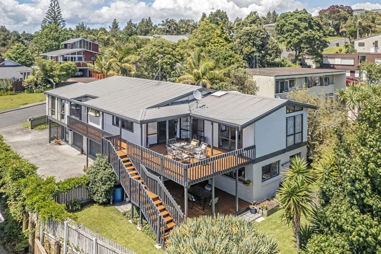 Photo of property in 32 Mcdowell Crescent, Hillcrest, Auckland, 0627