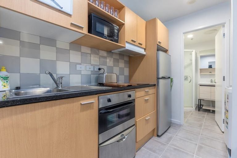 Photo of property in Scotia Tower Apartments, 8a/8 Scotia Place, Auckland Central, Auckland, 1010