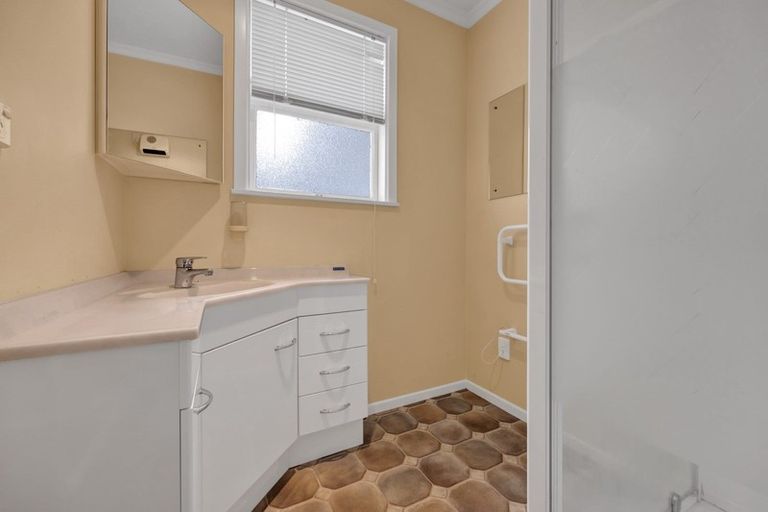 Photo of property in 13 Montjoy Street, Stratford, 4332