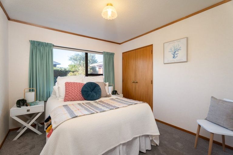 Photo of property in 8 Maywood Grove, Churton Park, Wellington, 6037