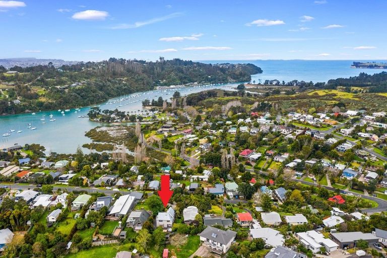 Photo of property in 35 Stillwater Crescent, Stillwater, Silverdale, 0993