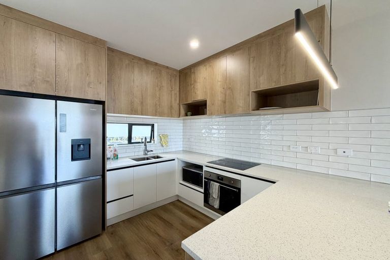 Photo of property in 5 Arura Place, Massey, Auckland, 0614