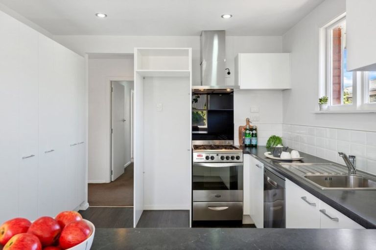 Photo of property in 16 Clipper Place, Redwood, Christchurch, 8051