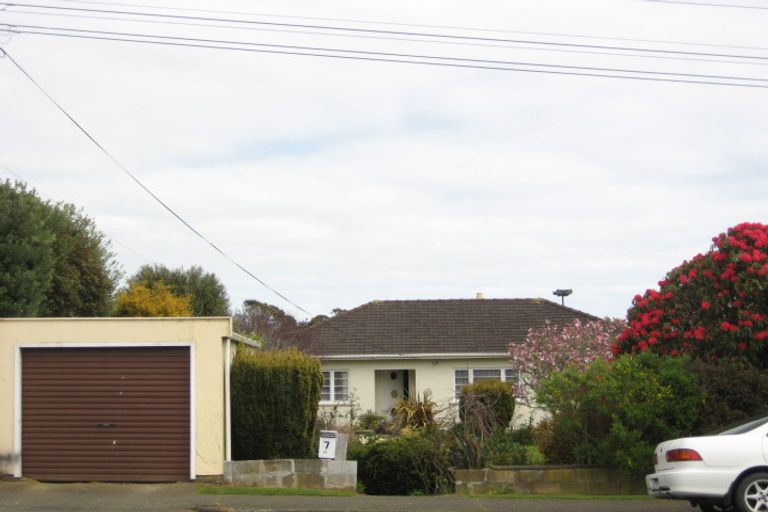 Photo of property in 7 Omata Road, Westown, New Plymouth, 4310