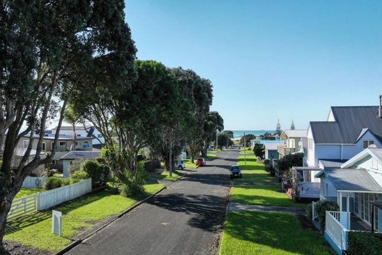 Photo of property in 34 Ocean View Road, Waihi Beach, 3611