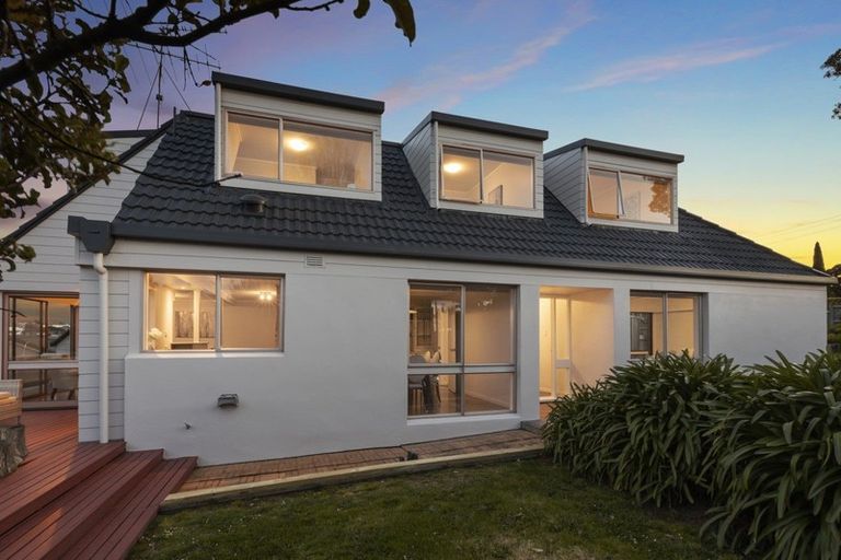 Photo of property in 175 Bleakhouse Road, Mellons Bay, Auckland, 2014